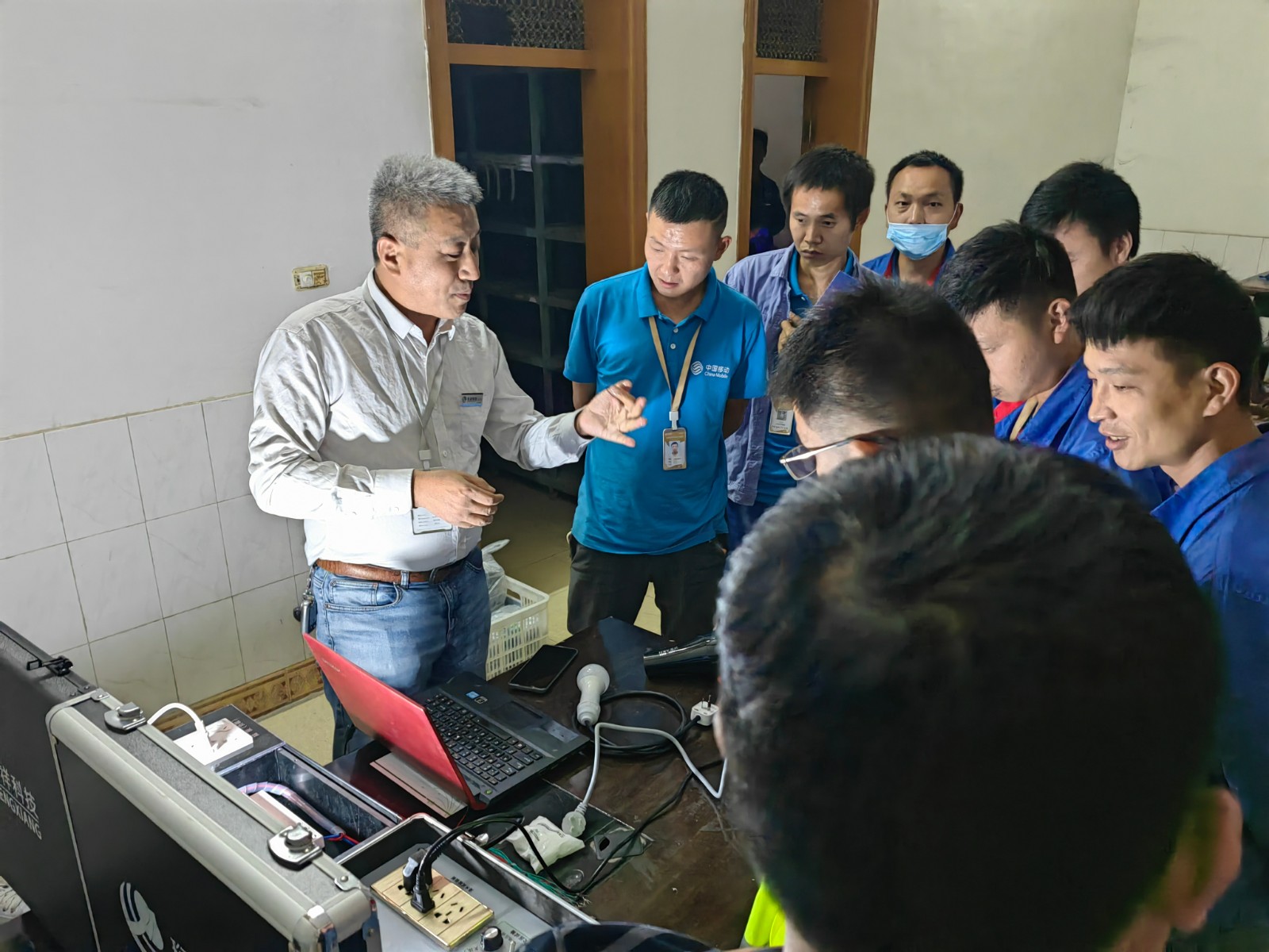 yabocom（中国）官方网站科技为中移铁通有限公司进行安全用电培训